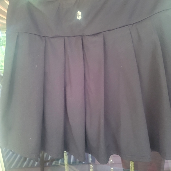 La Kottee pleated skirt w/ shorts - Picture 4 of 6